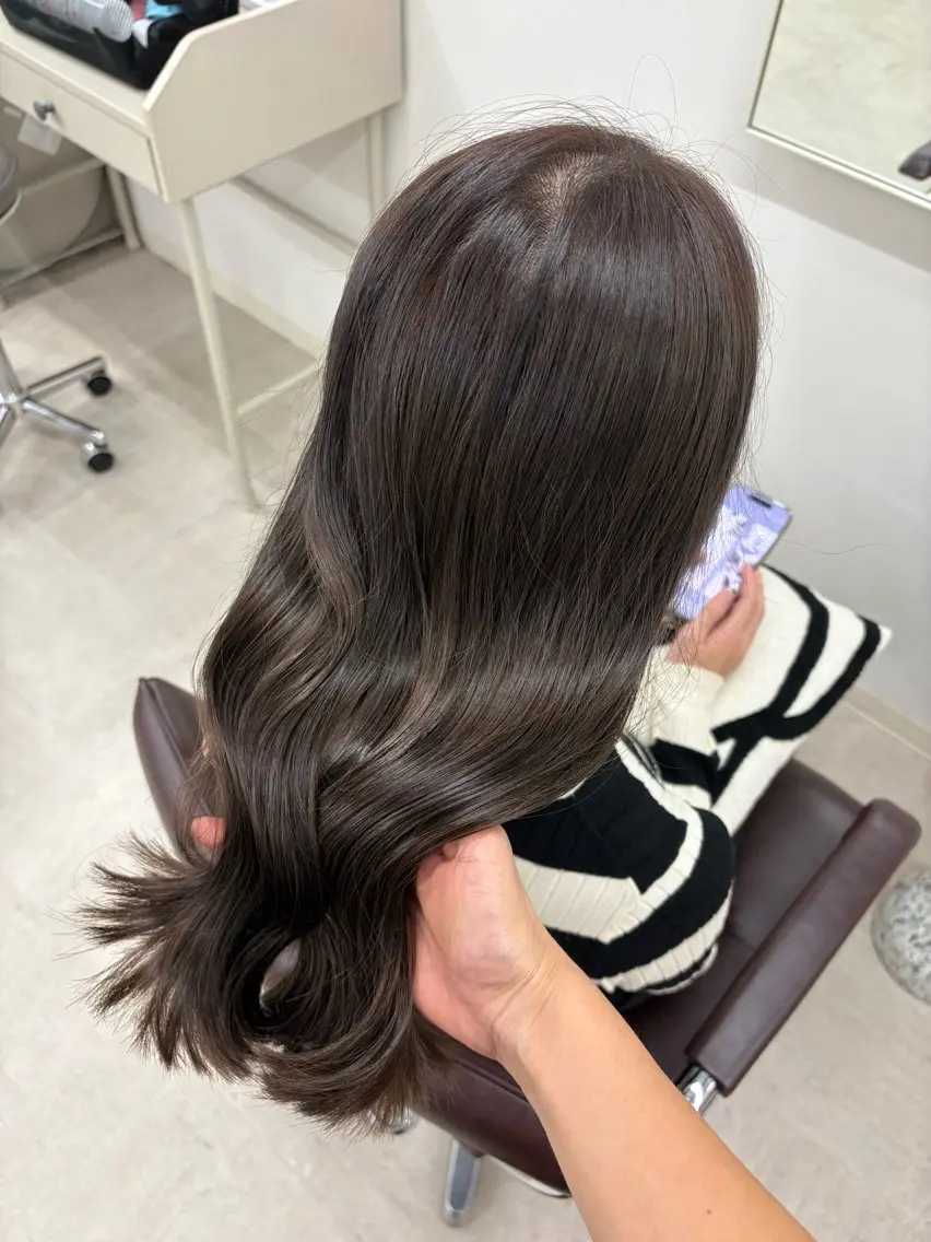 セミロング カラー ブリーチ ブラウンカラー 透明感カラー ヘアカラー トリートメント 🦋レイヤー職人 猪瀬玲奈🦋のヘアスタイル