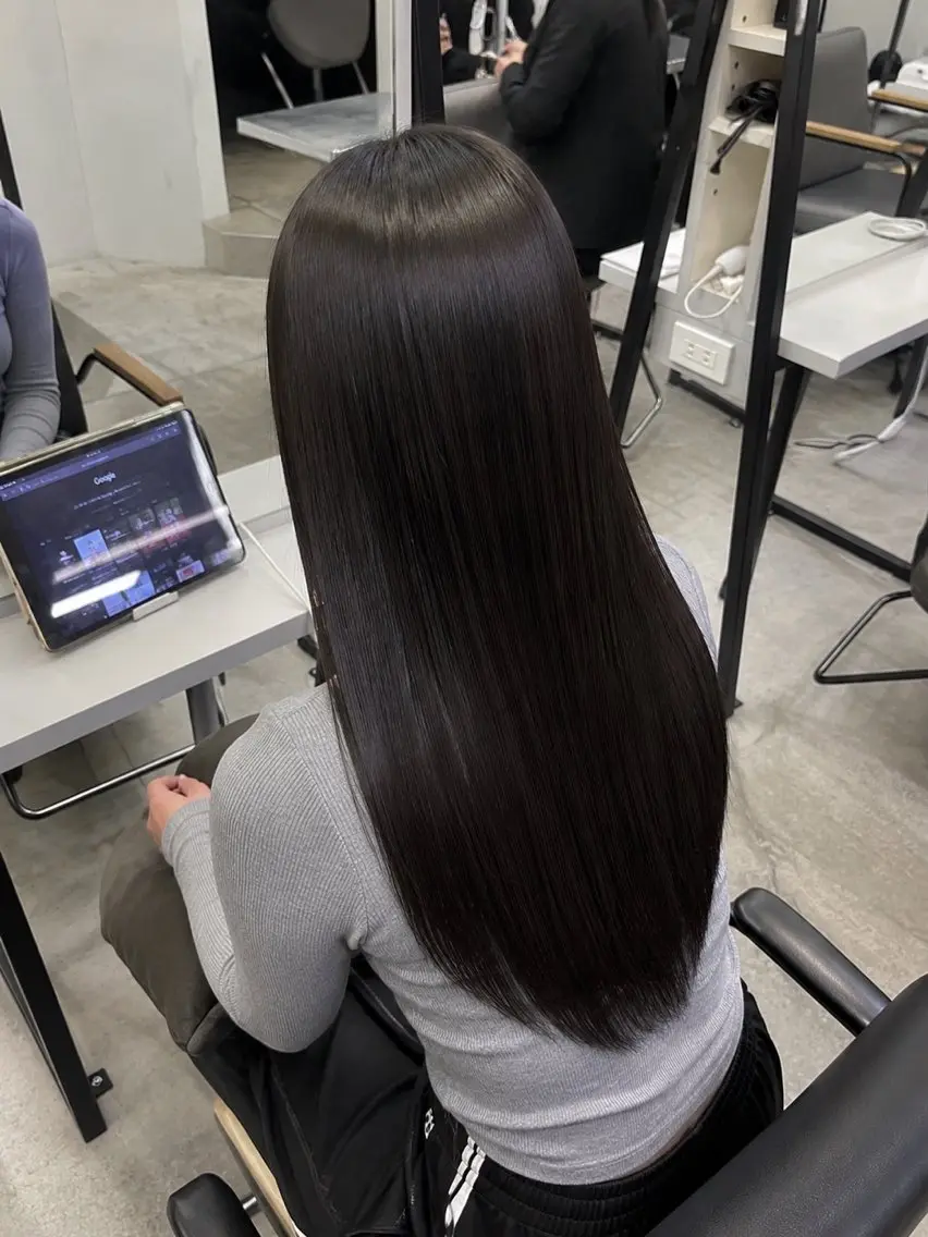 ロング パーマ 縮毛矯正 トリートメント 韓国×艶ハイトーンが かわいい✨️リオ🍒のヘアスタイル