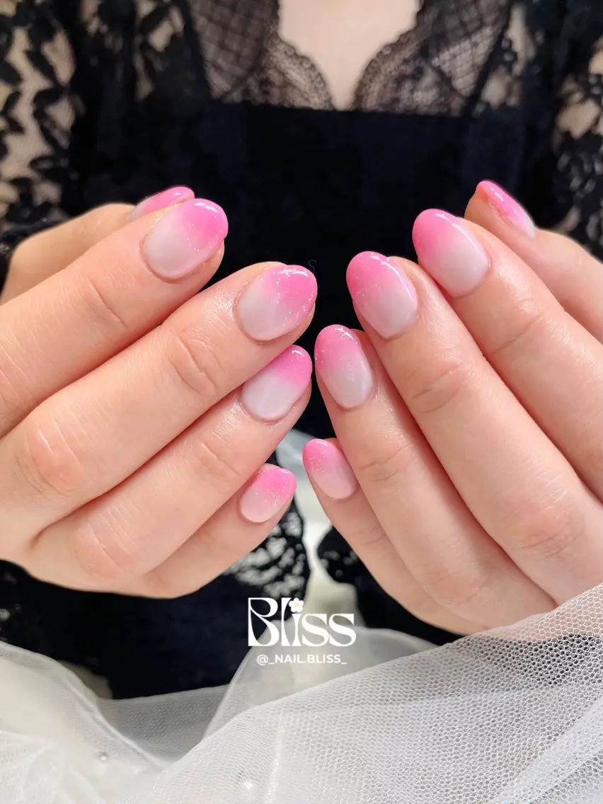 ネイル オーロラネイル グラデーション 氷ネイル・うるうるネイル ハンドネイル NAIL BLISSのネイルデザイン