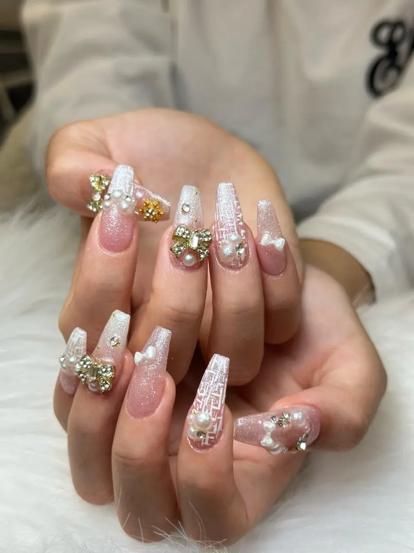 ネイル グラデーション キラキラネイル ワンカラーネイル 冬ネイル Jenn Nail Salonのネイルデザイン