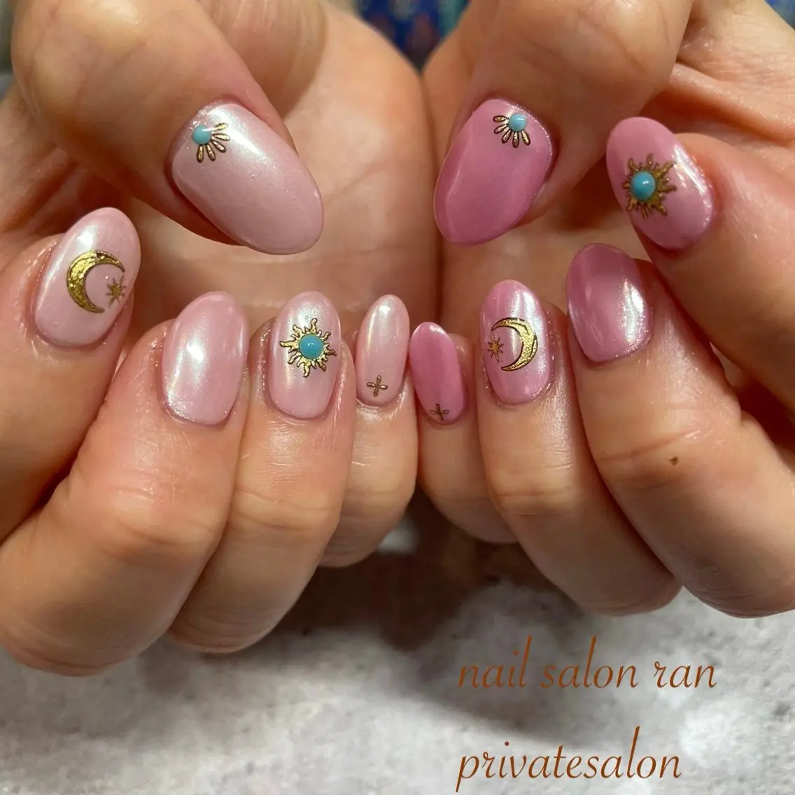 ネイル ミラーネイル ピンク 春ネイル ストーンネイル ホワイト ハンドネイル ハンドケア nailsalon ranのネイルデザイン