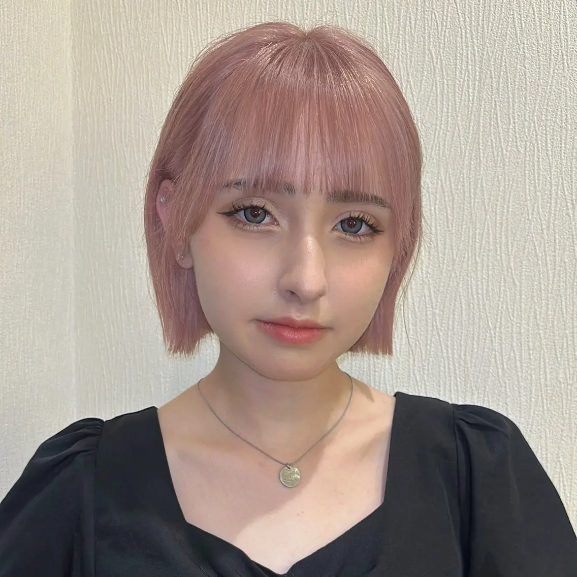 ミディアム カラー ブリーチ ケアブリーチ ハイトーンカラー 髪質改善 トリートメント カット ヘアカラー トリートメント 似合わせレイヤー/ Wカラー🧸こころのヘアスタイル
