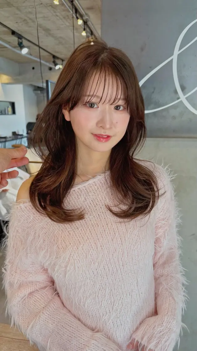 セミロング カラー セミロングレイヤー ブラウンカラー ショコラブラウン くびれヘア レイヤーカット カット ヘアカラー トリートメント ヘッドスパ 髪質改善カラーサロン 代表　KOHEIのヘアスタイル