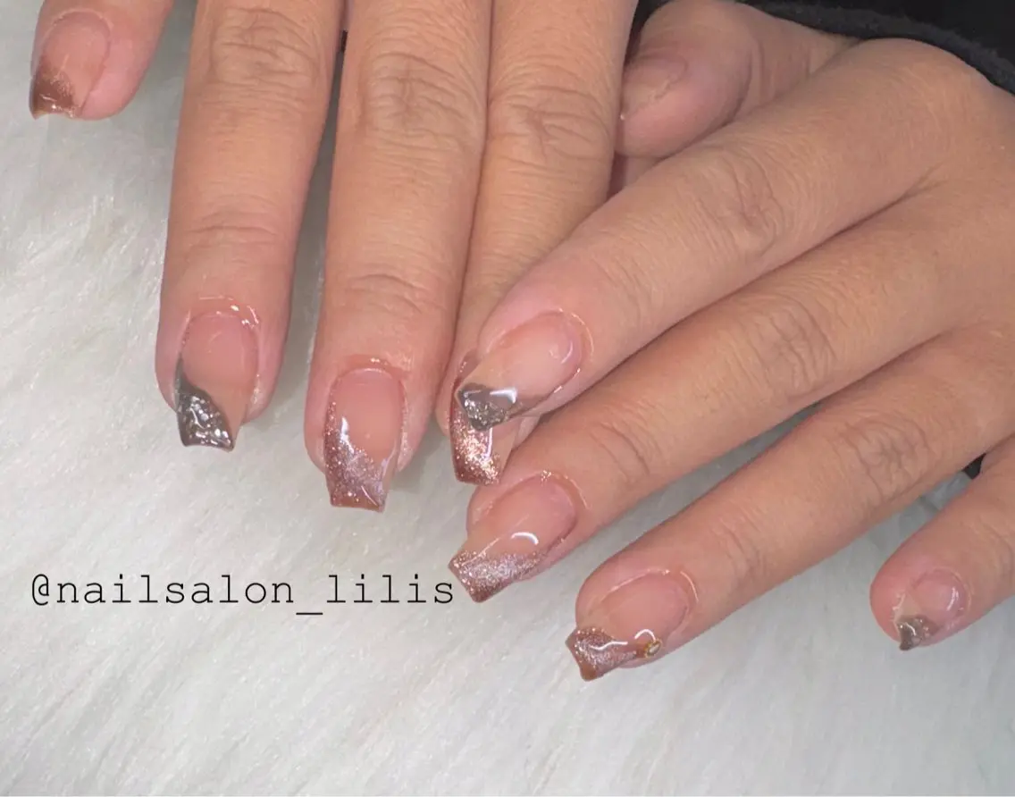 ネイル フレンチネイル マグネットネイル マグネットフレンチ ハンドネイル nailsalon Lilisのネイルデザイン
