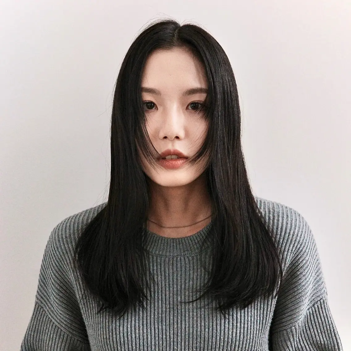 セミロング カラー KOHNO/レイヤー と垢抜けヘアのヘアスタイル