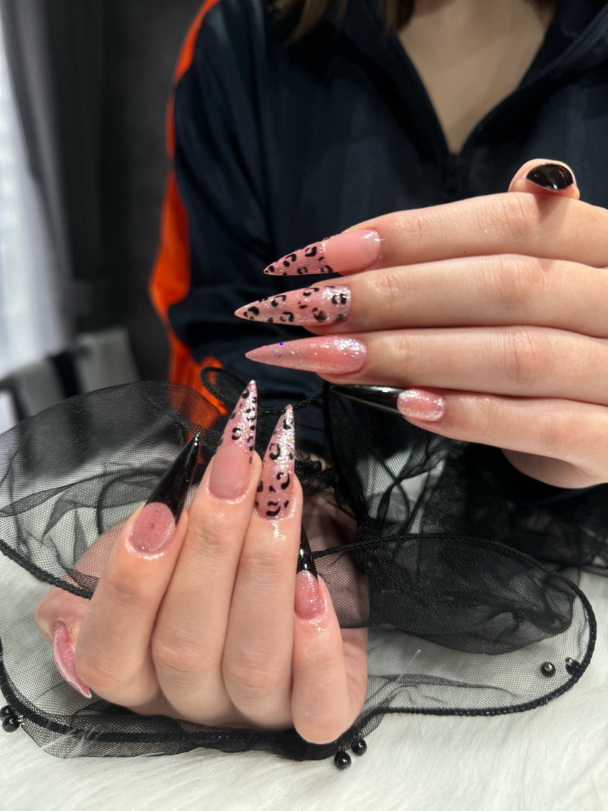 ネイル アニマル柄 フレンチネイル 韓国ネイル ピンク ハンドネイル KOTORA NAILのネイルデザイン