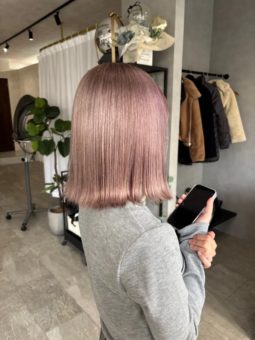 ミディアム 鵜澤 華乃音のヘアスタイル