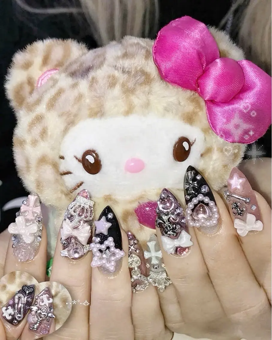 ネイル フレンチネイル キラキラネイル マグネットネイル ミラーネイル ニュアンスネイル ハンドネイル Tira Nailのネイルデザイン