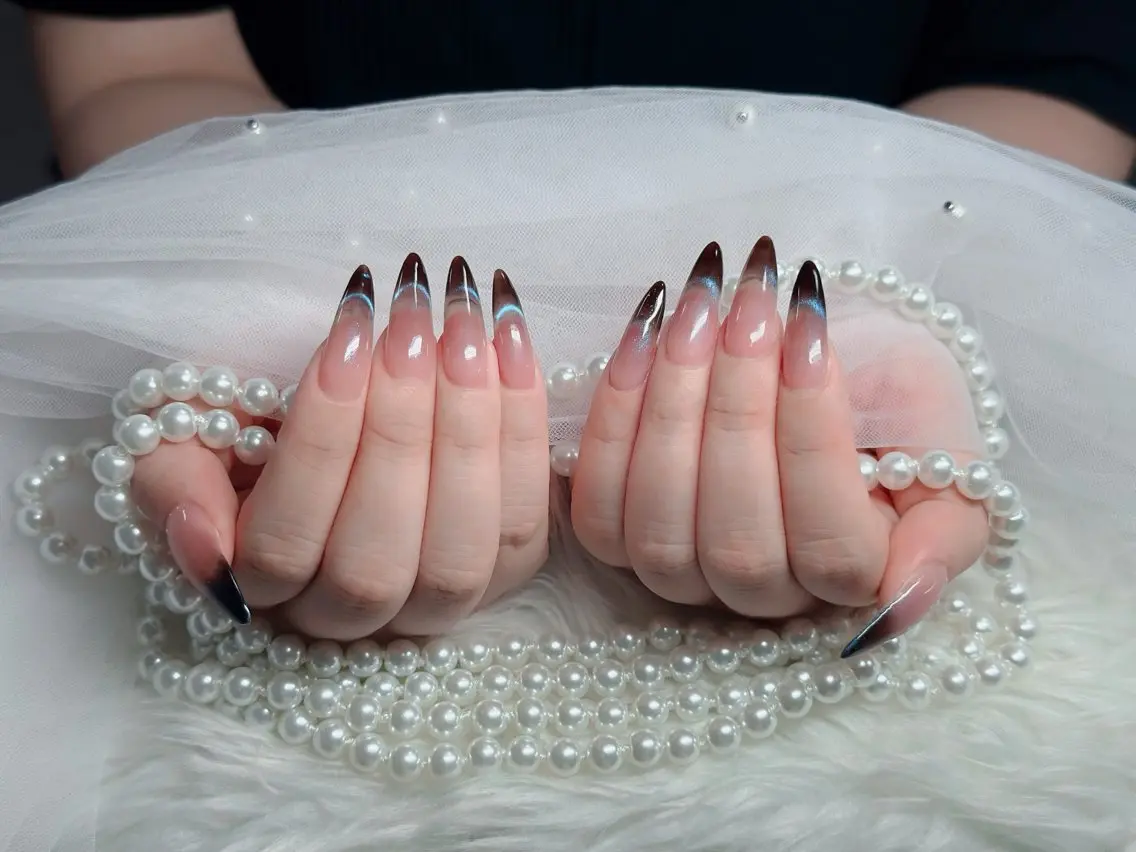 ネイル チークネイル フレンチネイル キラキラネイル 韓国ネイル マグネットネイル ハンドネイル Chibi h.babynailのネイルデザイン