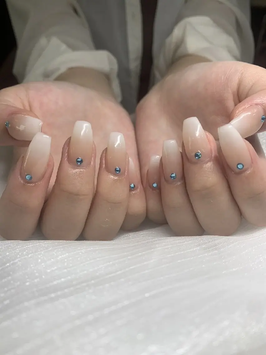 ネイル 氷ネイル・うるうるネイル マットネイル ニュアンスネイル リボン 夏ネイル ハンドネイル rina nailのネイルデザイン