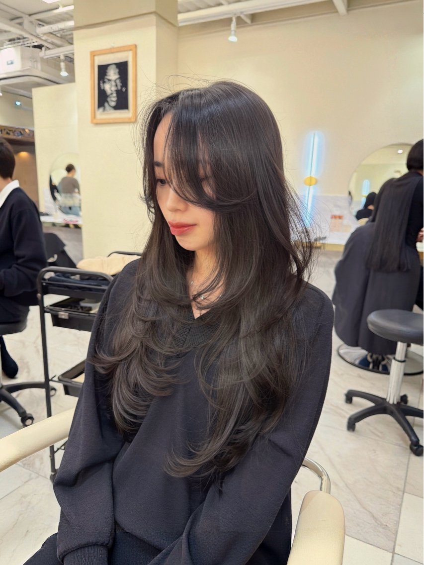 ロング カット ヘアカラー 縮毛矯正 hiyori🎀 韓国レイヤーのヘアスタイル