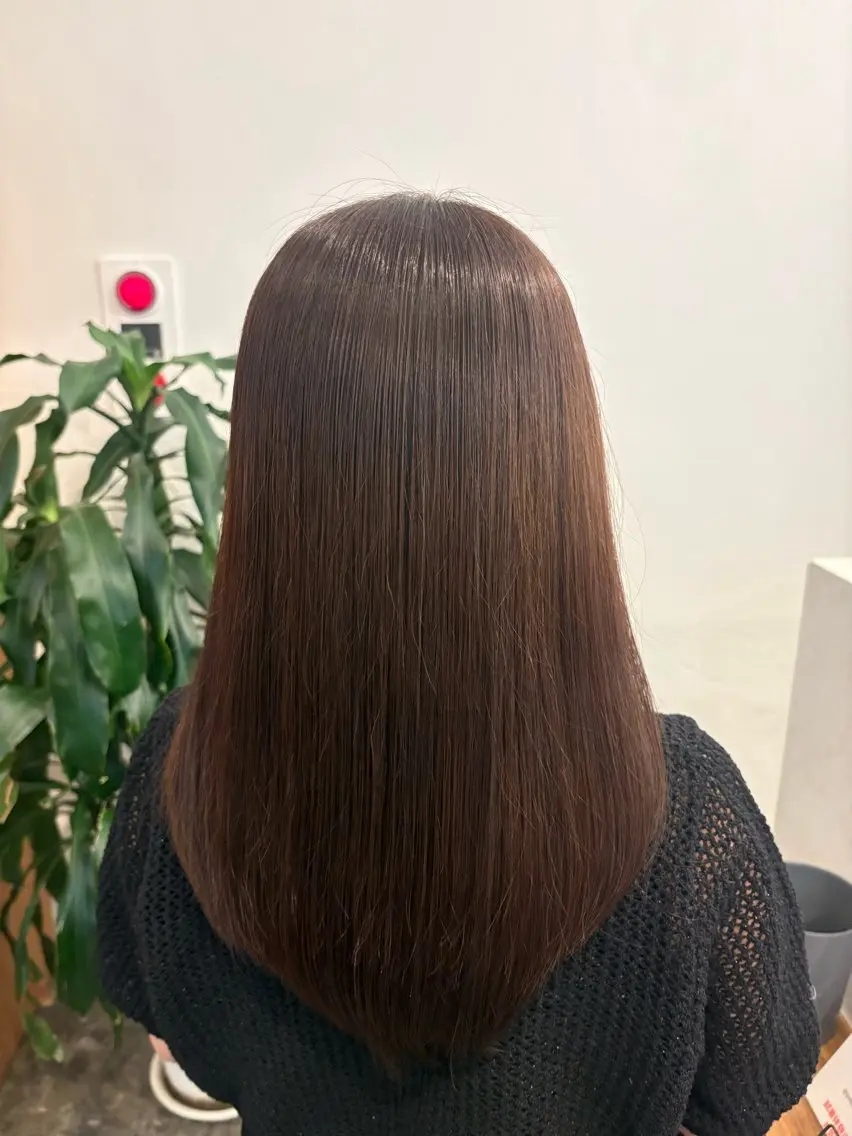 カラー 岩崎 郁音のヘアスタイル