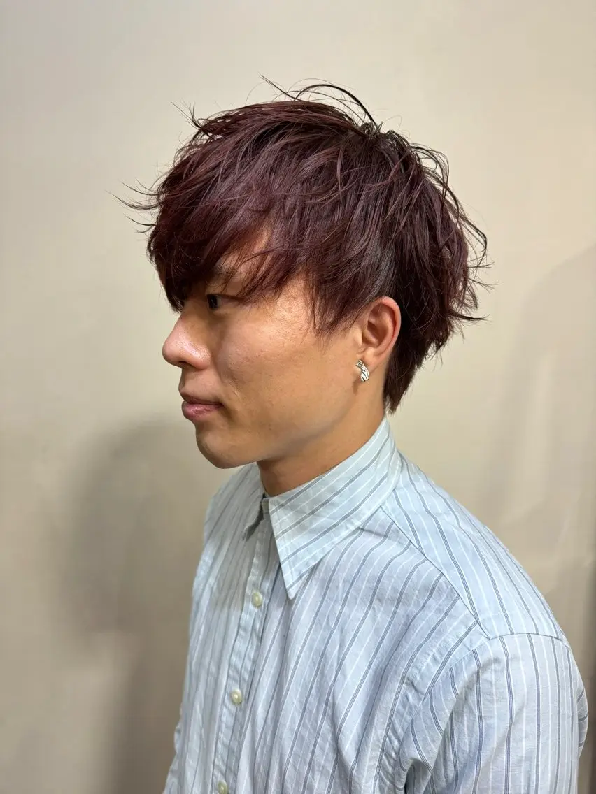 ショート カラー メンズ メンズブリーチ ブリーチ カシス ブリーチなしカラー ピンクカラー 浅岡 昭汰のヘアスタイル