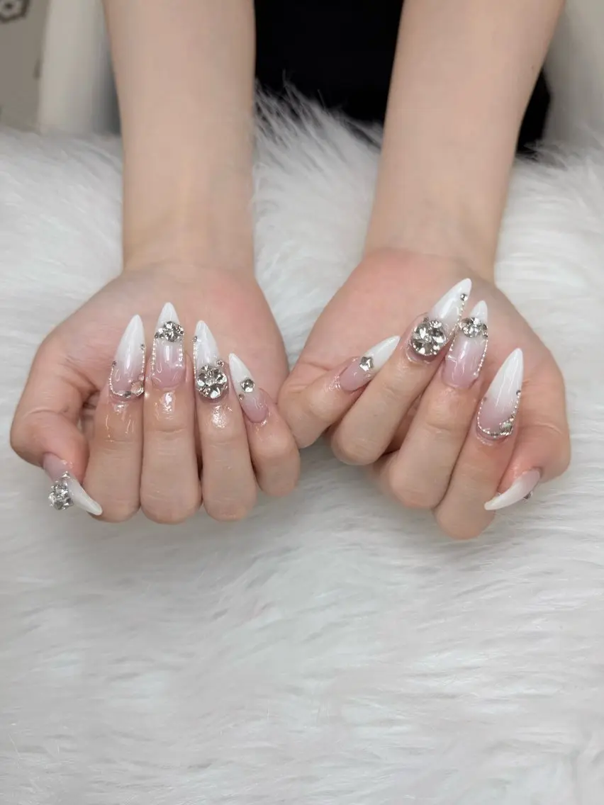 ネイル ハンドネイル Anh ゴテゴテネイルのネイルデザイン