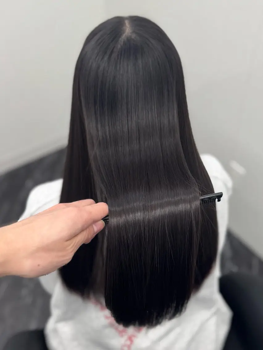 ロング カラー パーマ ヘアアレンジ メンズ キッズ メンズ韓国風 黒髪 ブルーカラー ブルーブラック レッドカラー ヘアカラー トリートメント 髪質改善Ⅰ透明感 艶カラーⅠたつやのヘアスタイル