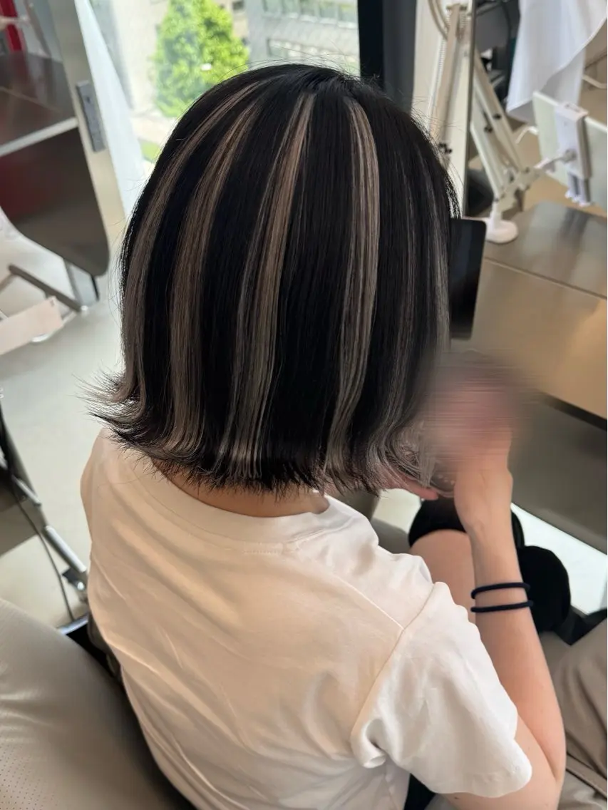 ミディアム ボブ エクステ ハイライト エクステ Nene /Roverのヘアスタイル