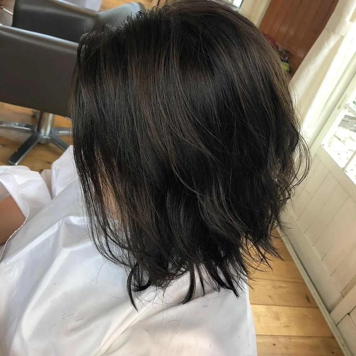 ミディアム カラー 永冶 花織のヘアスタイル