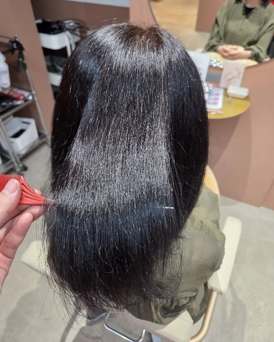 【✨心斎橋店限定✨】ホリスティックグレイカラー(白髪染め)の写真