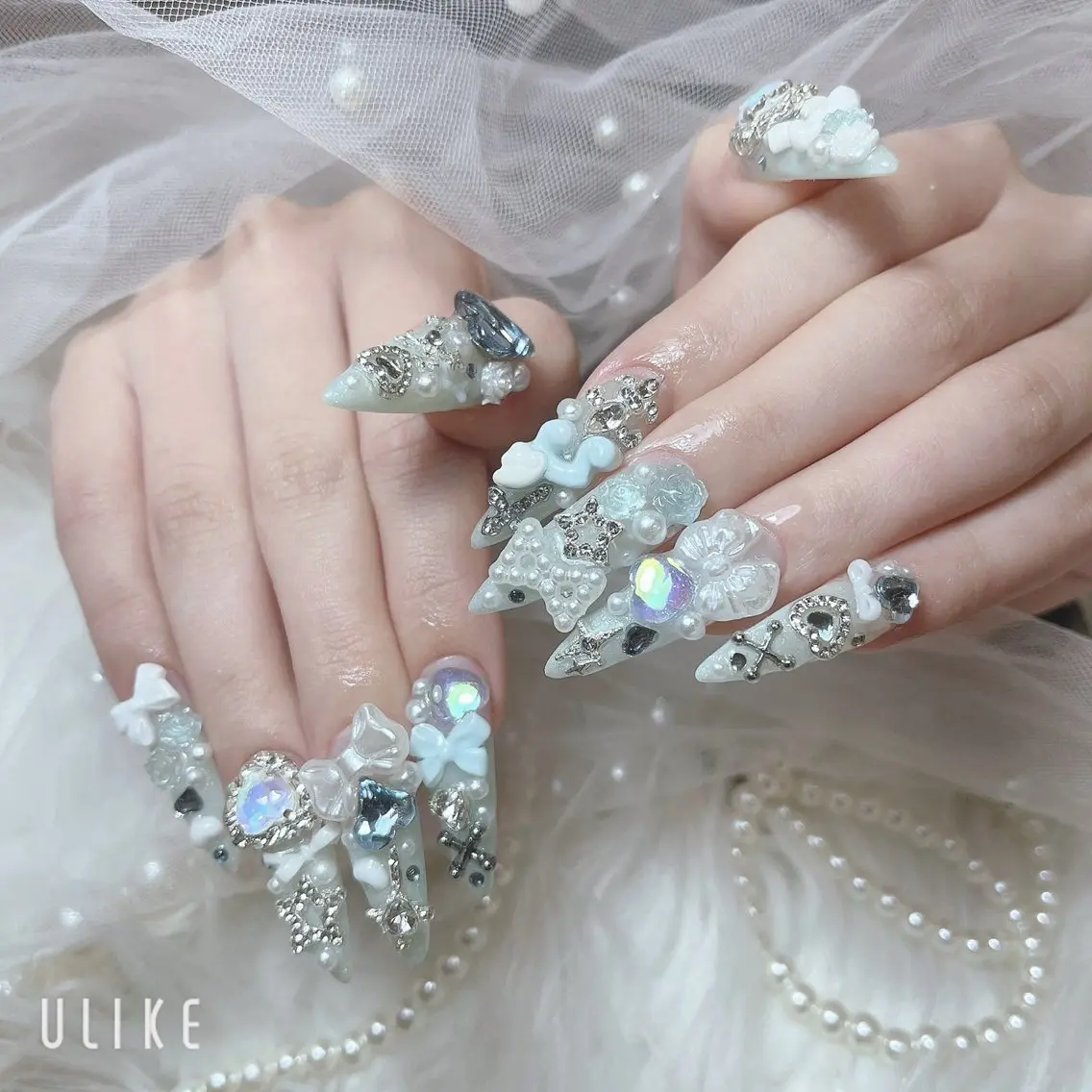 ネイル フラワーネイル キラキラネイル 韓国ネイル ロングネイル ワンホンネイル Sora NAILのネイルデザイン