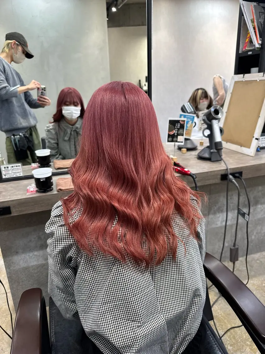 カラー 🪽ハイトーン🏹 ブリーチ🫧海志🍿のヘアスタイル