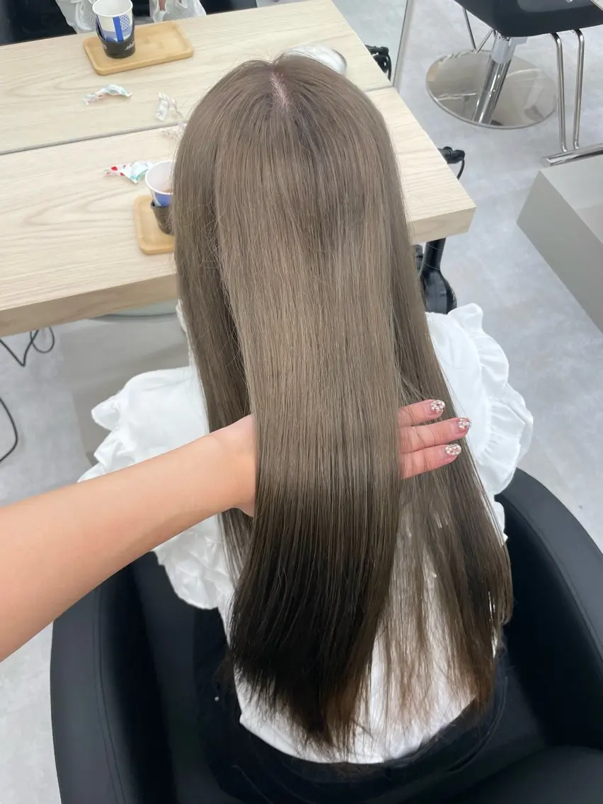 ロング カラー トリートメント 艶ハイトーン/透明感 カラー/RUNAのヘアスタイル