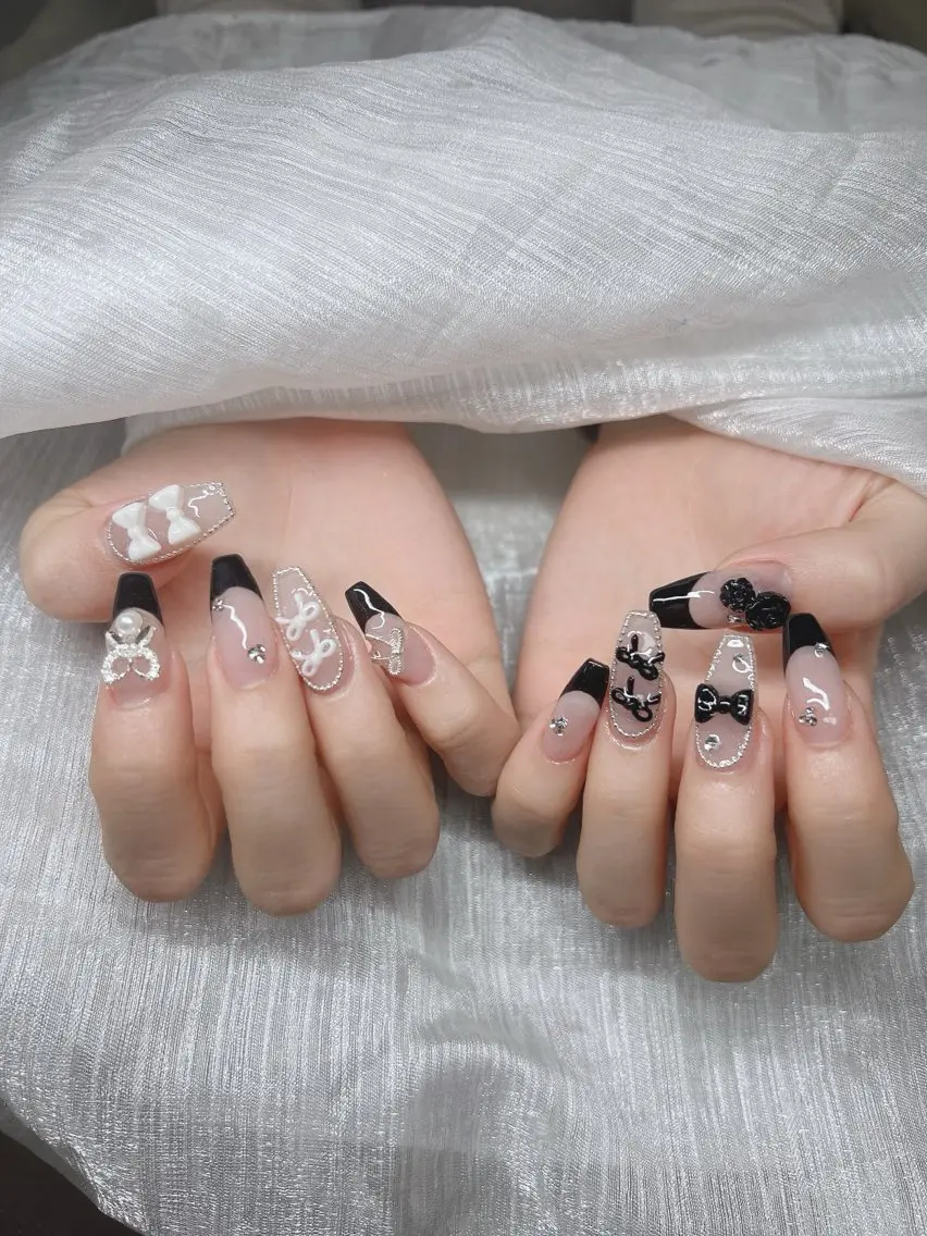 ネイル 長さ出し グラデーション 卒業式 キラキラネイル マグネットネイル ハンドネイル Lee Nails チップ長さだし専門店のネイルデザイン