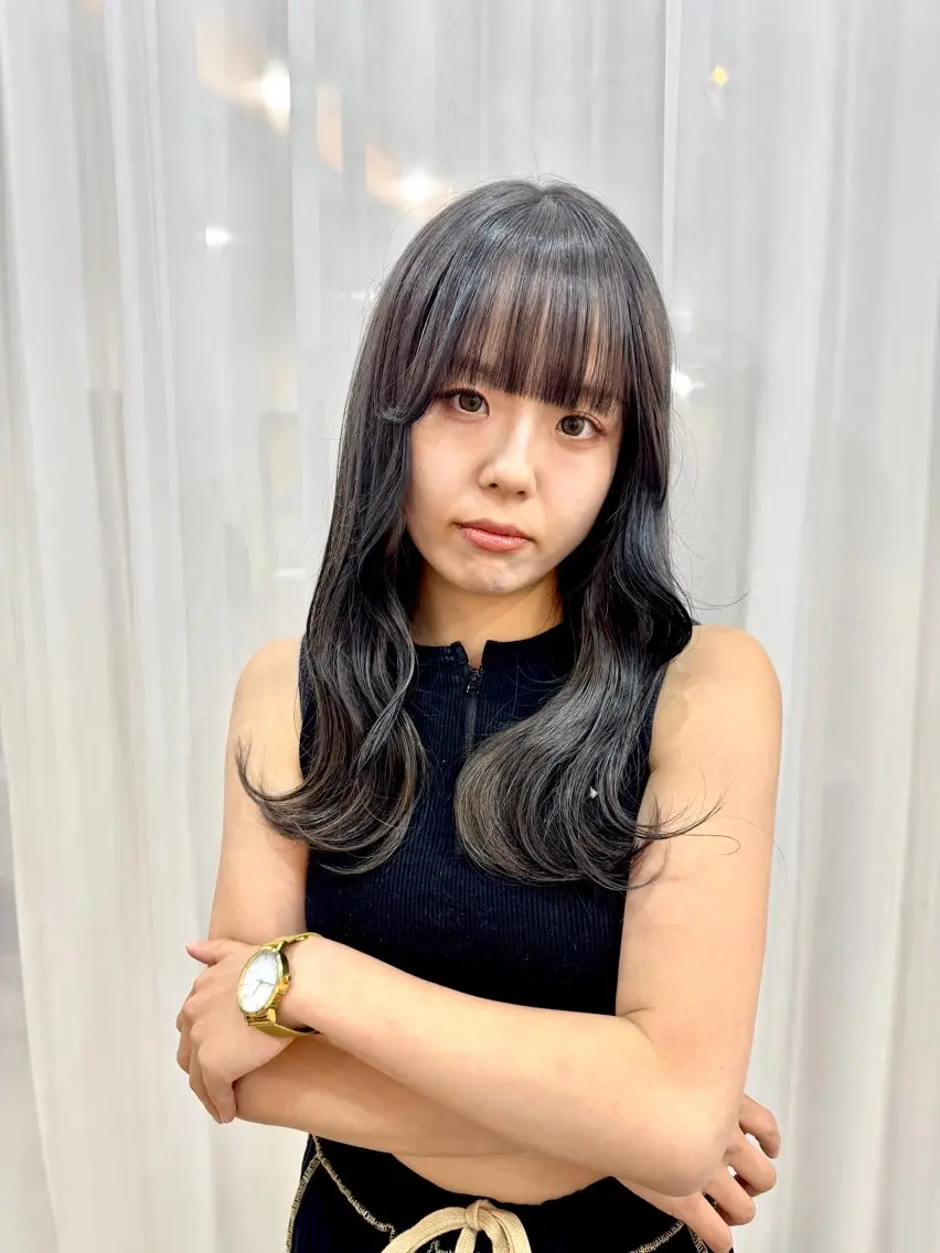 ロング カラー 黒髪 ブルーカラー ブルーブラック グレージュ 髪質改善 志賀 あずみのヘアスタイル
