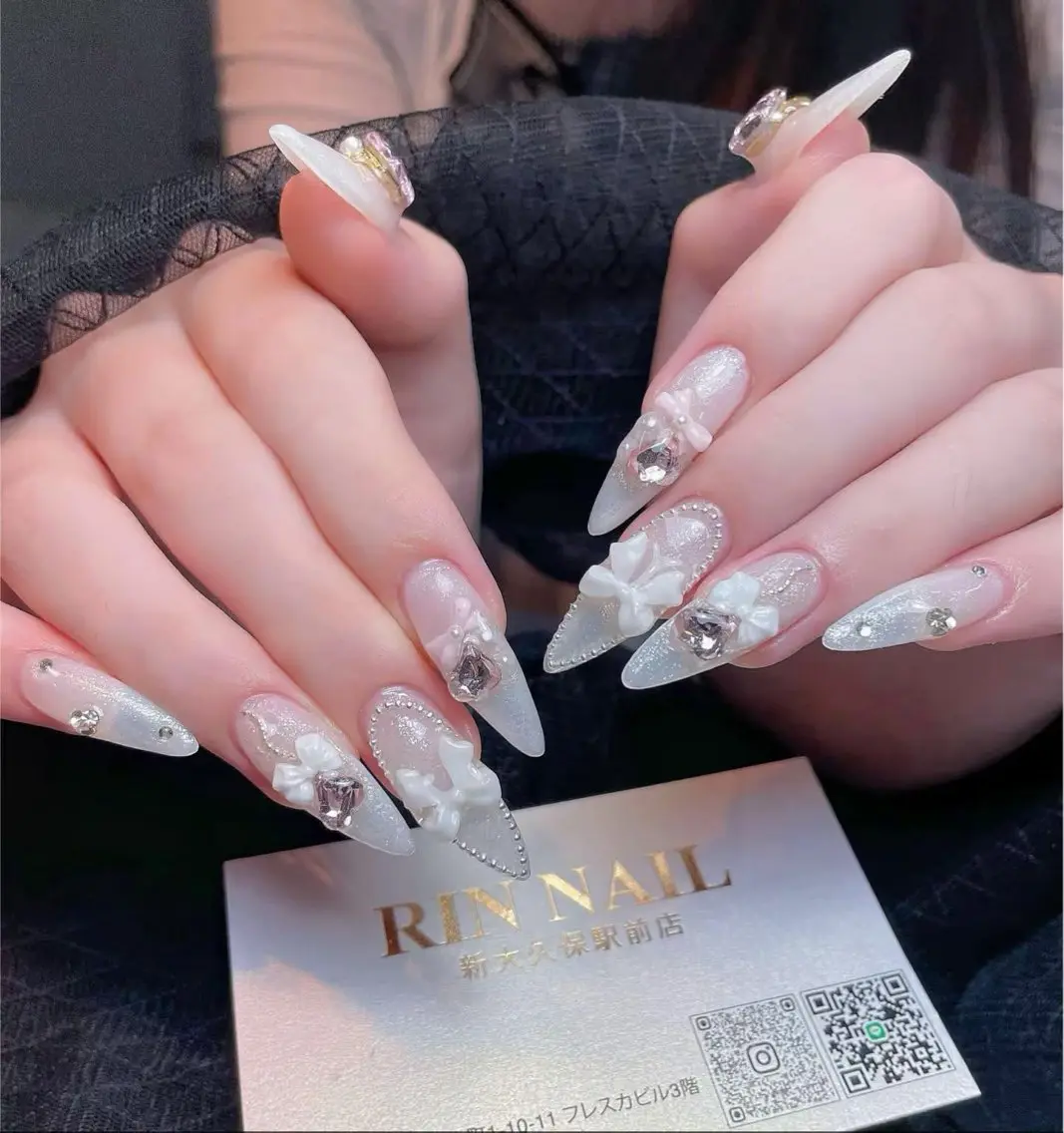 ネイル チークネイル フレンチネイル ガラスフレンチ グラデーション キラキラネイル ハンドネイル Rin Nail 新大久保店のネイルデザイン