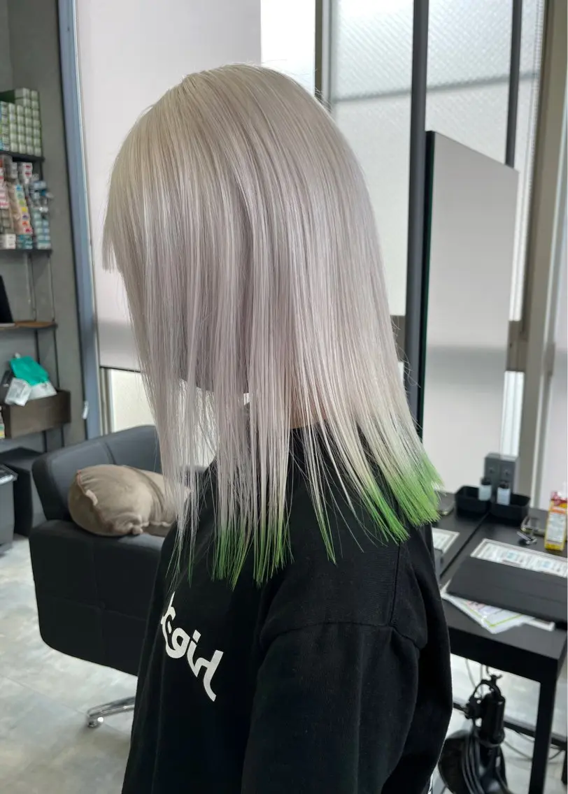 カラー 𝗮𝘆𝘂𝗺𝗶 ハイトーン🎀のヘアスタイル