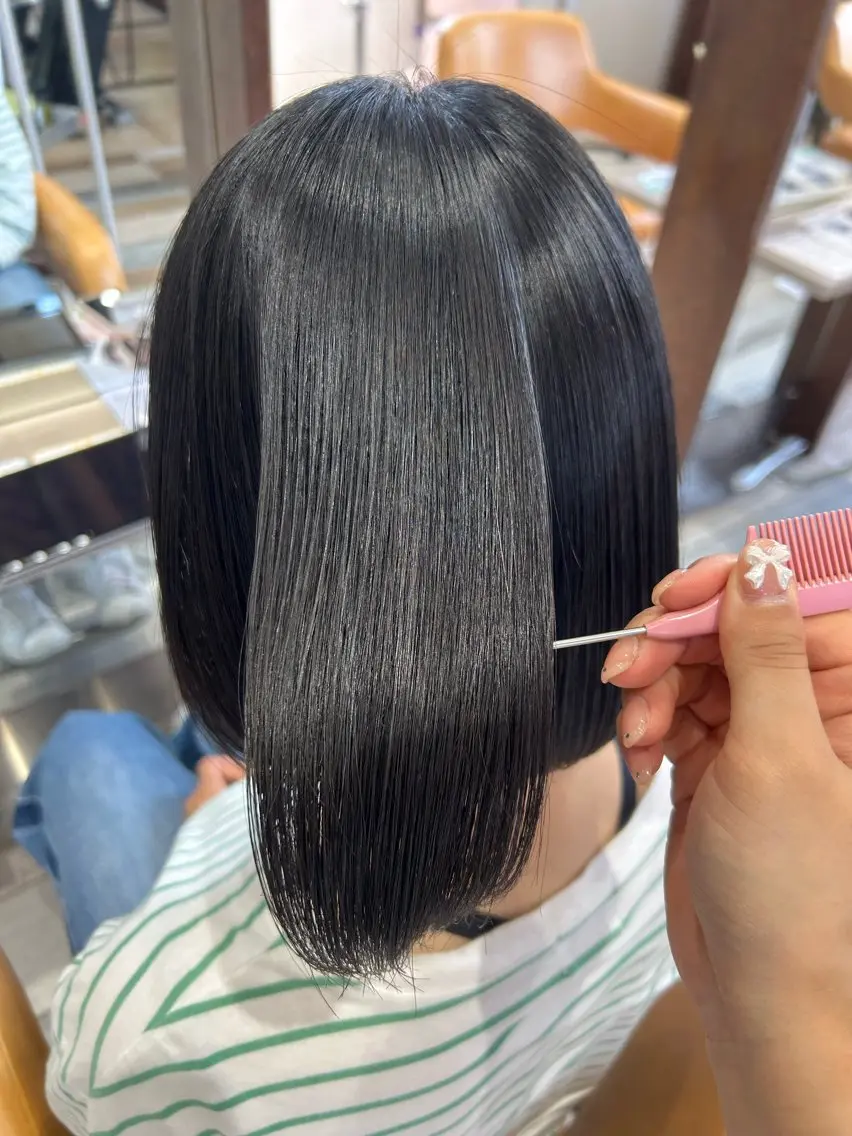 ミディアム カット 縮毛矯正 荒木 友那のヘアスタイル