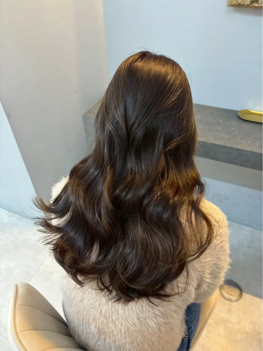 セミロング カット ヘアカラー 佐藤 菜穂のヘアスタイル