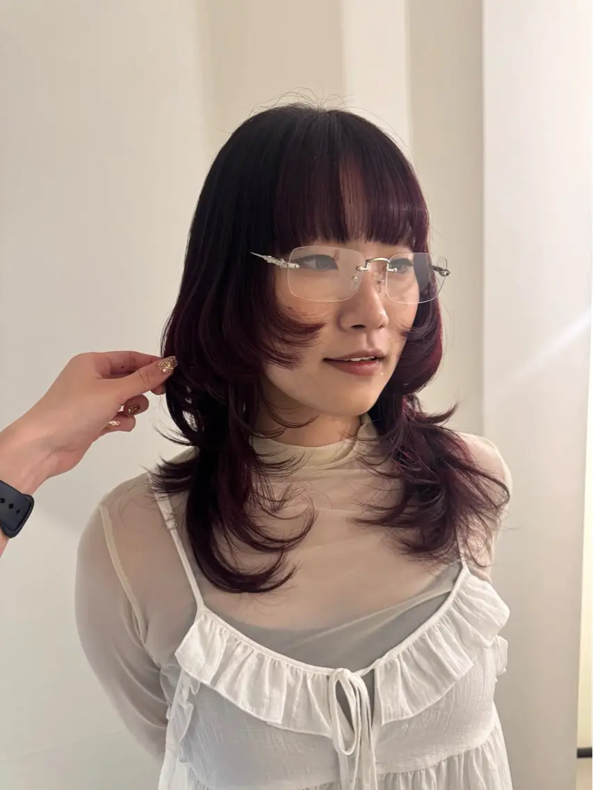 セミロング ハッシュカット 内沼 恵留菜のヘアスタイル