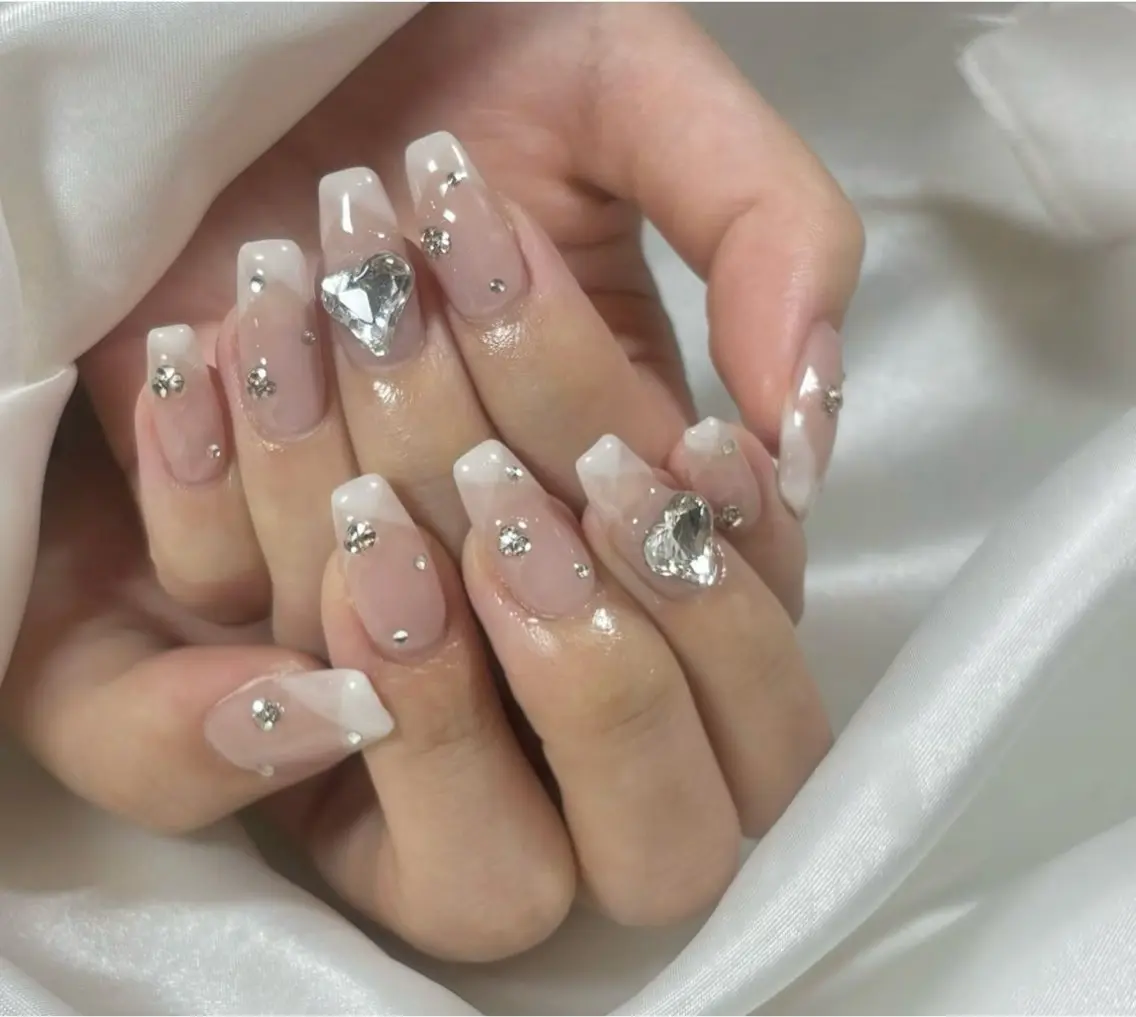 ネイル グラデーション キラキラネイル ワンカラーネイル 冬ネイル Jenn Nail Salonのネイルデザイン