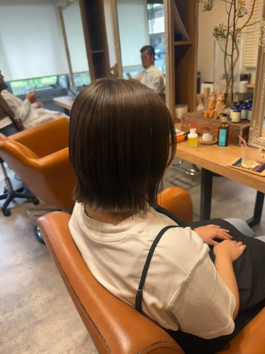 ショート ボブ カット ヘアカラー トリートメント 𝑯𝑨𝑹𝑬 🧦𝑨𝑶𝑰のヘアスタイル