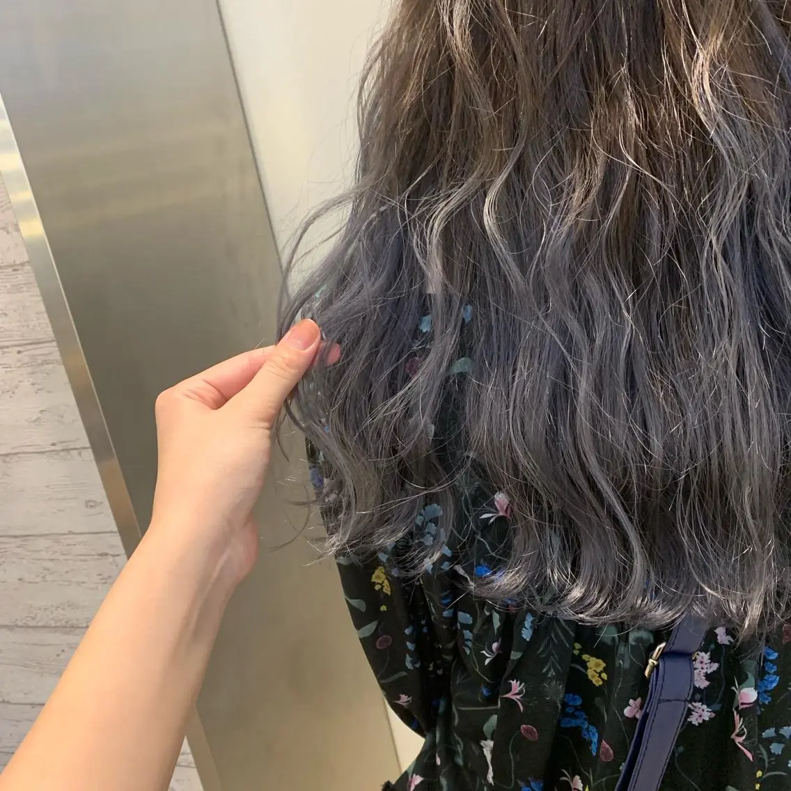カラー ブルーカラー 天野 利咲のヘアスタイル