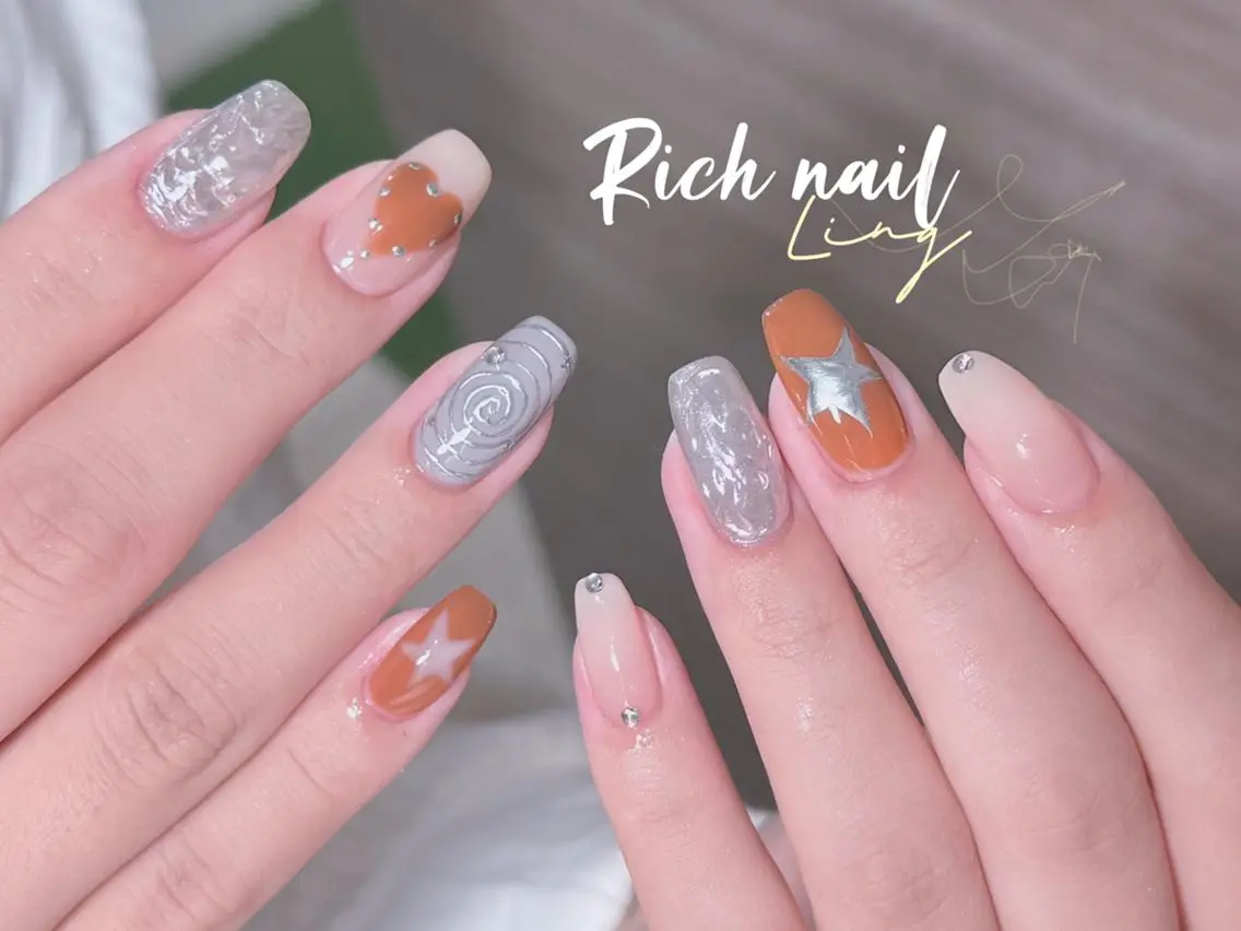 ネイル ハンドネイル ハンドケア Rich Nail 🤲🏻梨央のネイルデザイン