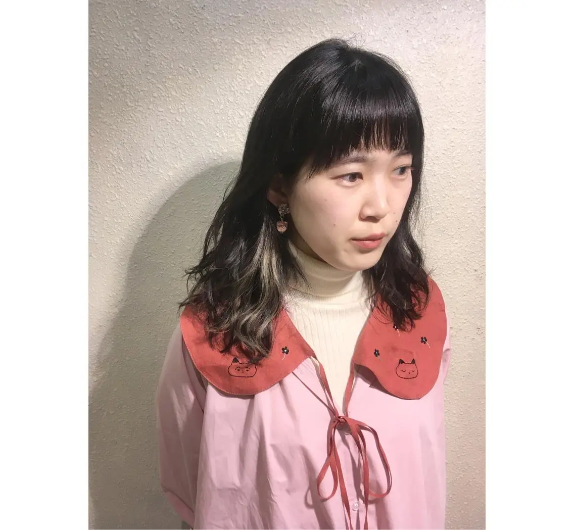 ミディアム アッシュ アッシュグレー アッシュグレージュ ハイライト カット ヘアカラー ヨナイ チヒロのヘアスタイル