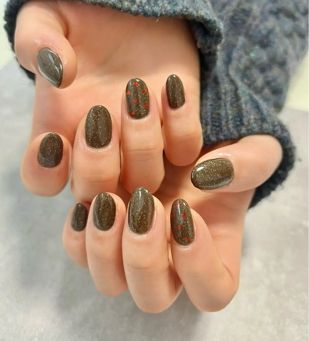 ネイル ブラウン ハート ニュアンスネイル シンプルネイル ハンドネイル nailroom amyのネイルデザイン