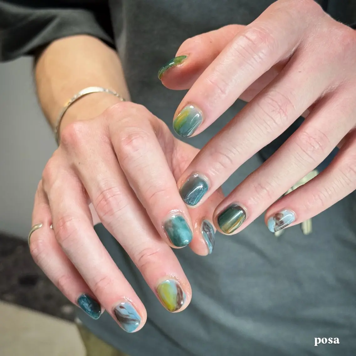 ネイル アートネイル ブルー グリーン ニュアンスネイル シンプルネイル ハンドネイル posa nail モエミのネイルデザイン
