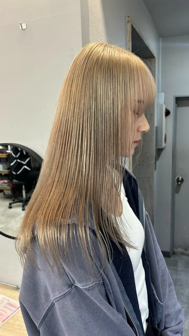 ロング ヘアカラー teN+by ambleluxeのヘアスタイル