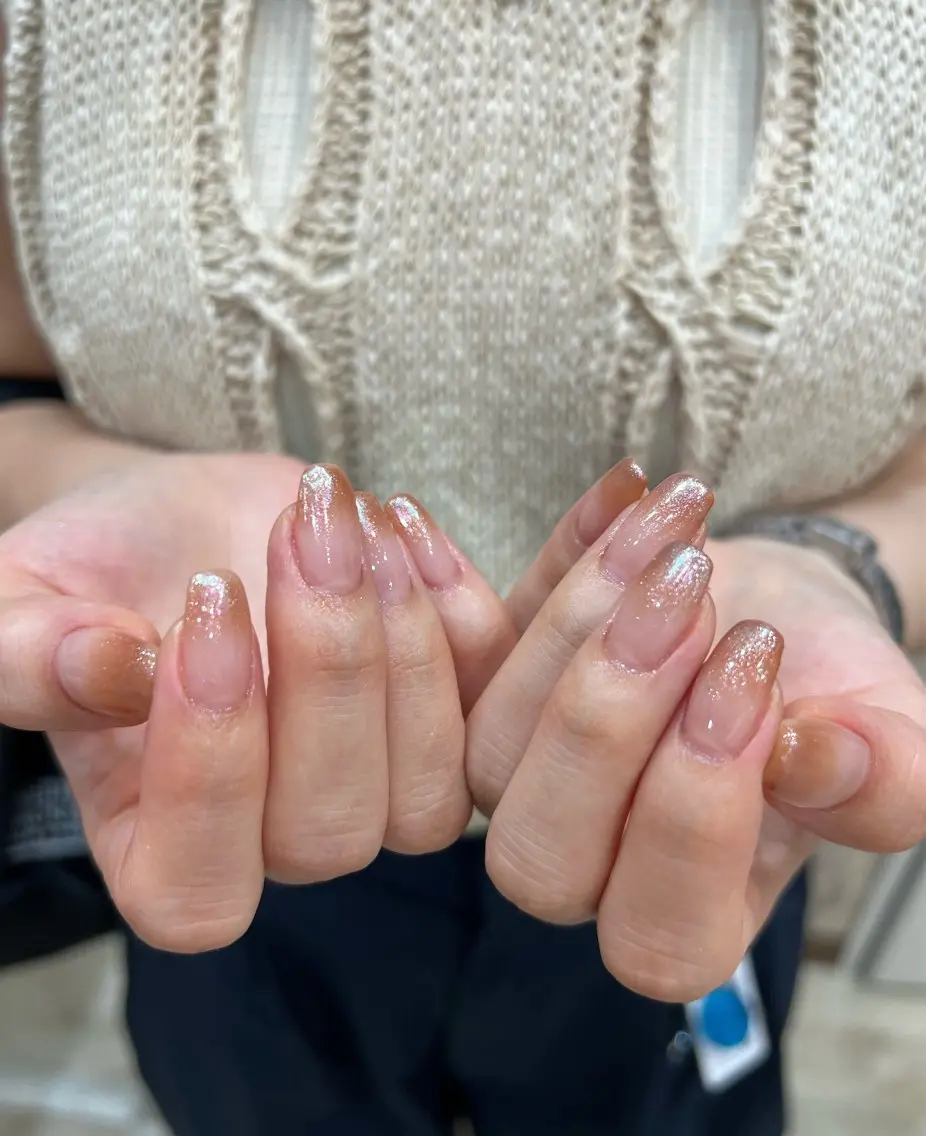 ネイル オーロラネイル グラデーション マグネットネイル ハンドネイル ヘアメイクネイリスト hidemi中目黒のヘアスタイル