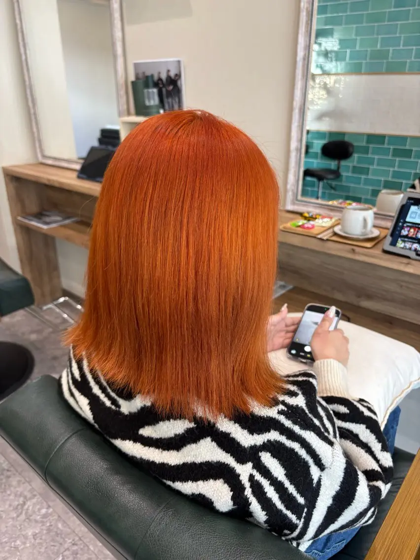 ミディアム ヘアカラー 安谷屋 こはるのヘアスタイル