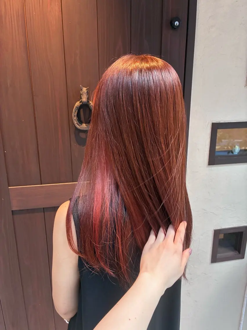 ロング カラー ピンクカラー レッドカラー ヘアカラー トリートメント 若林 美帆のヘアスタイル