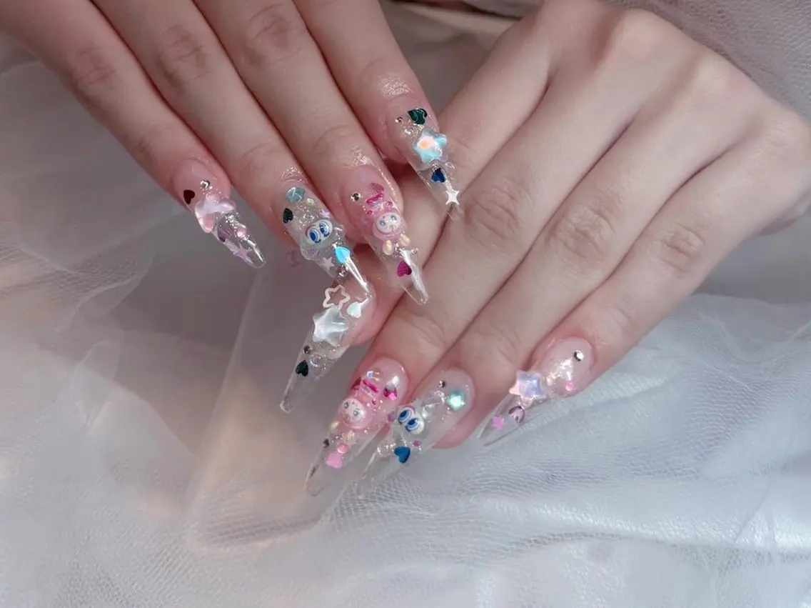 ネイル フレンチネイル ハート 韓国ネイル マグネットネイル マグネットフレンチ ハンドネイル Huyn Nail Studioのネイルデザイン