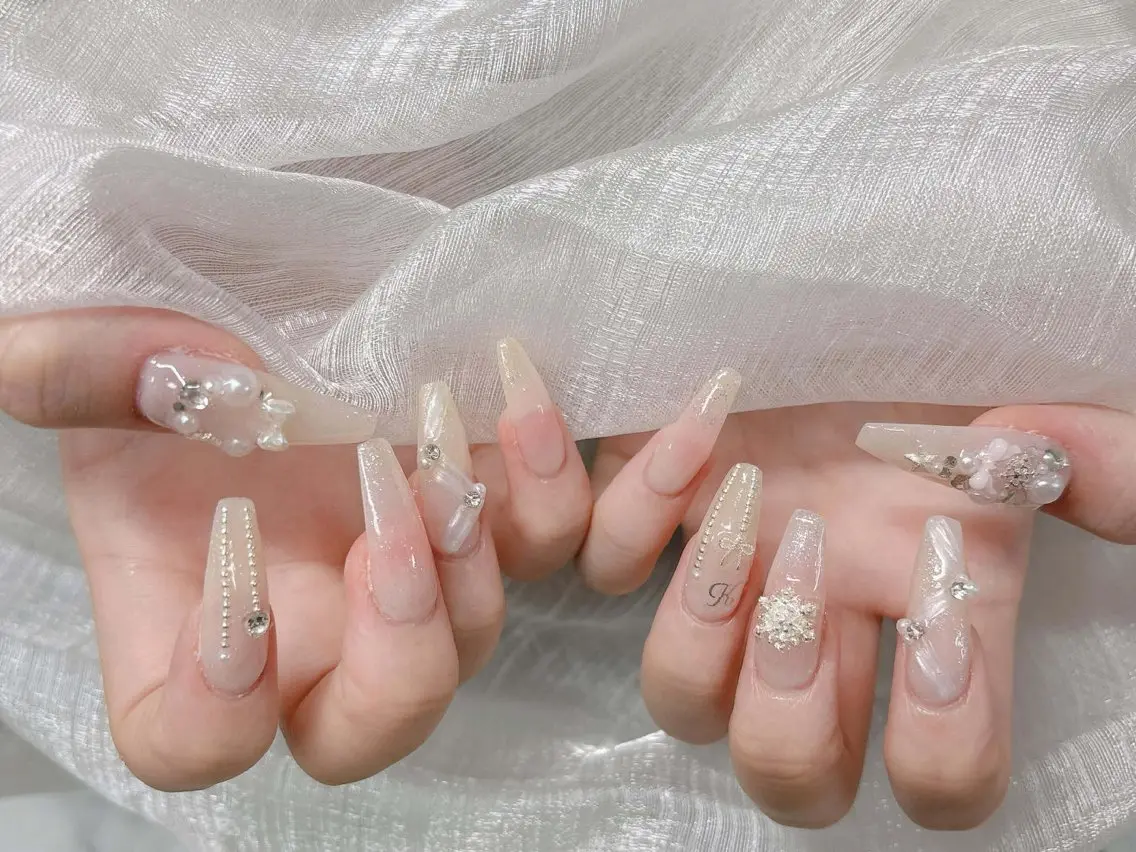 ネイル ハンドネイル Lee Nailsのネイルデザイン