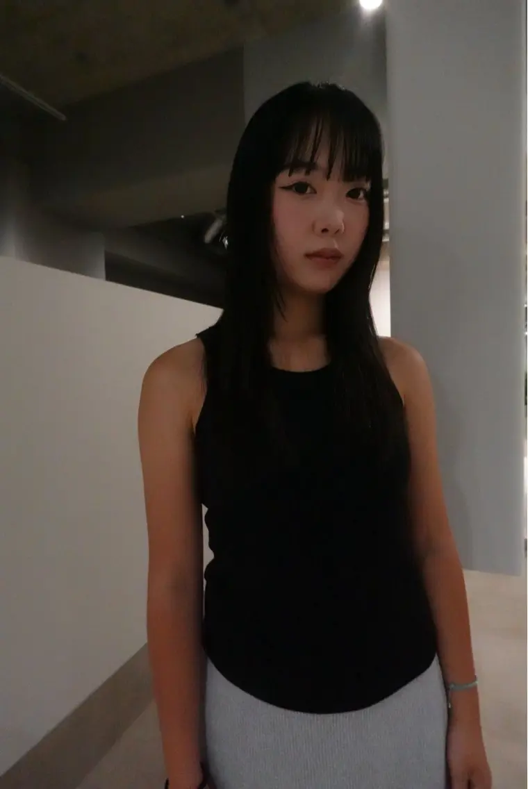 セミロング ワタナベ ヒヨリのヘアスタイル