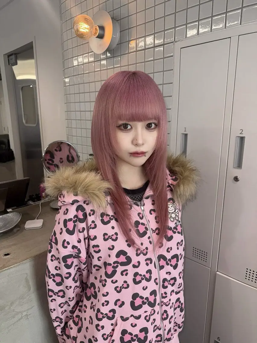 ロング カラー ヘアカラー ハイトーン/ピンク カラー/めい🎀のヘアスタイル