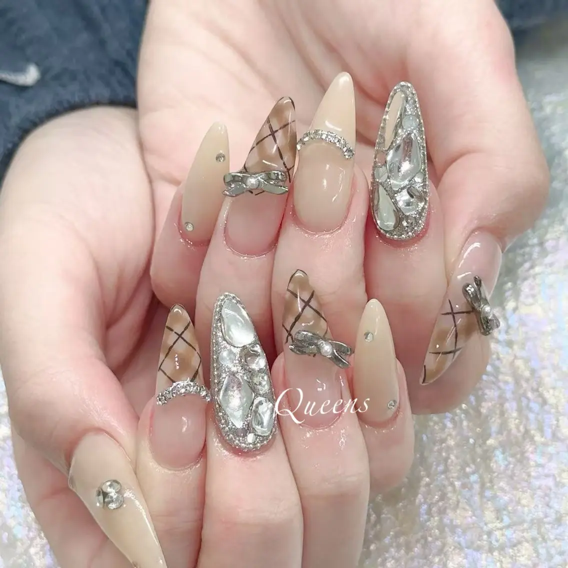 ネイル ハンドネイル Queens ひなのネイルデザイン
