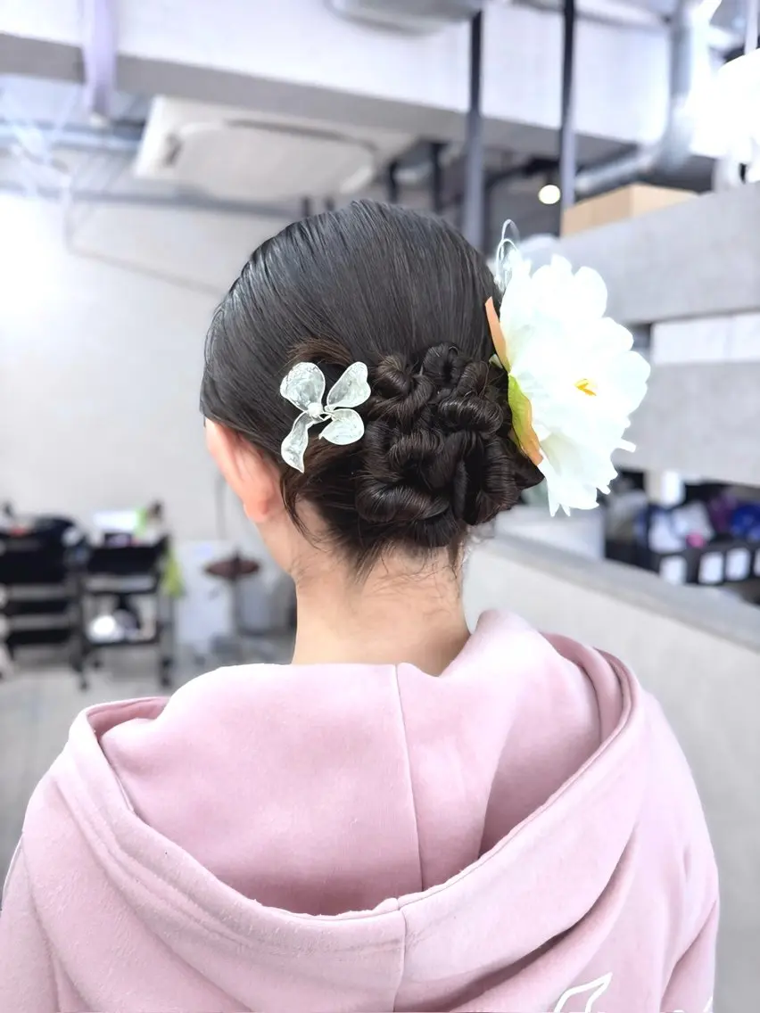 セミロング ヘアアレンジ 卒業式のヘアスタイル ヘアセット 伊藤 栄子のヘアスタイル