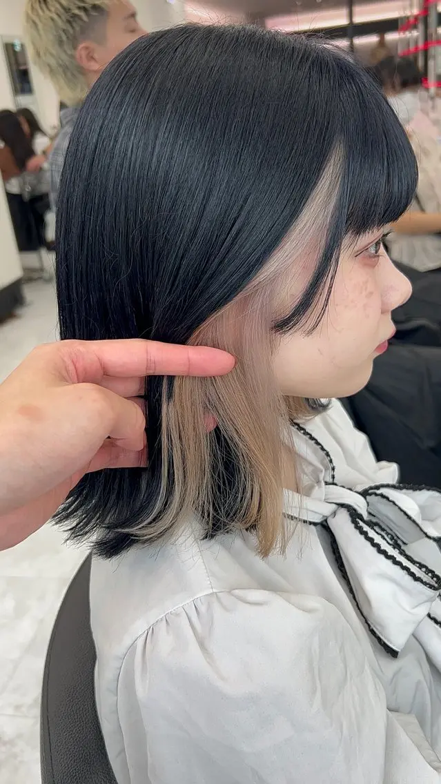 ミディアム カラー ヘアアレンジ ベージュカラー ブリーチ ブルーカラー ケアブリーチ ダブルカラー ヘアカラー ブリーチなしの達人 🌈KAITOのヘアスタイル